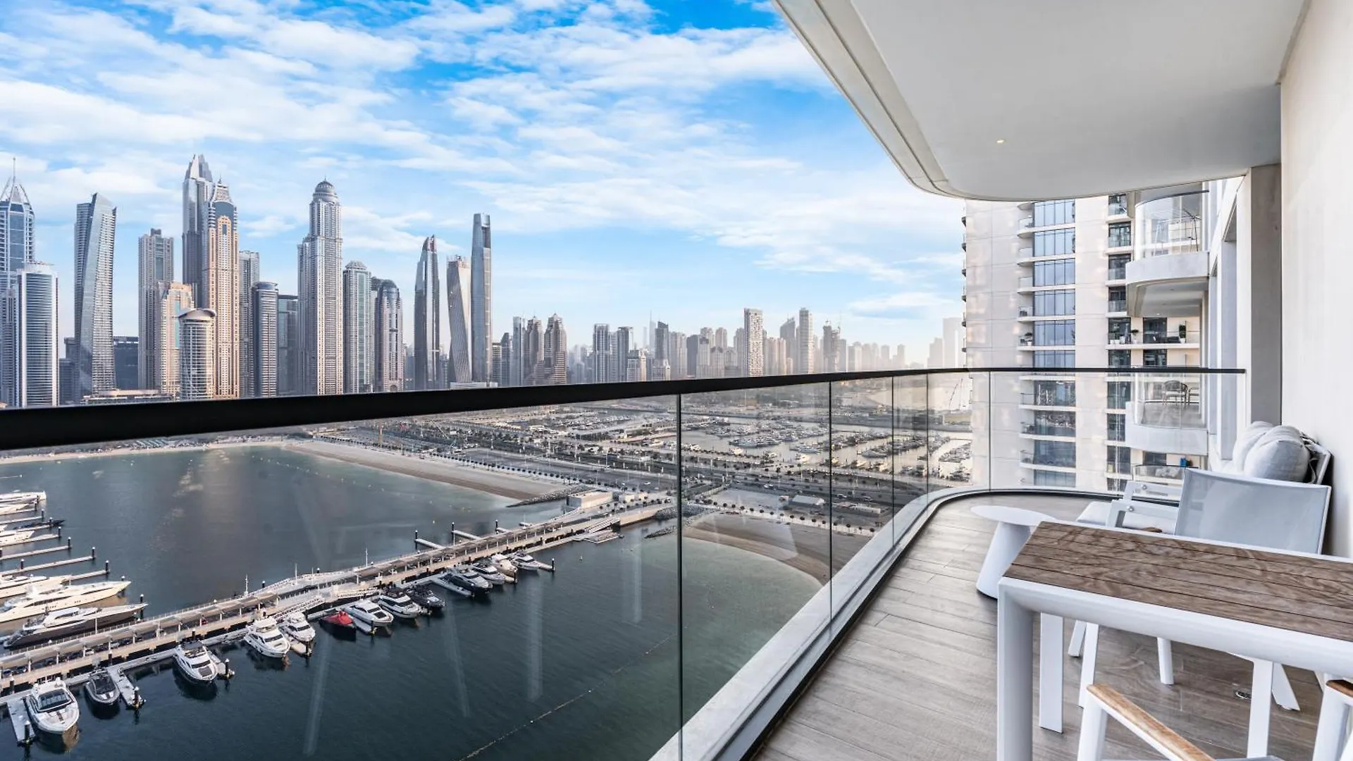 Apartment Contemporary Home With Private Beach Dubai