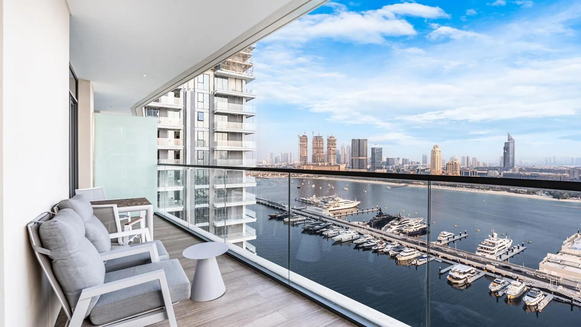 Contemporary Home With Private Beach ドバイ 0*,  アラブ首長国連邦